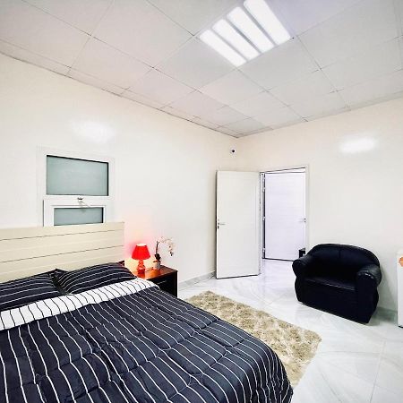 Private 2Bedroom Villa With T&B And Kitchenette Near Abu Dhabi International Airport Bagian luar foto
