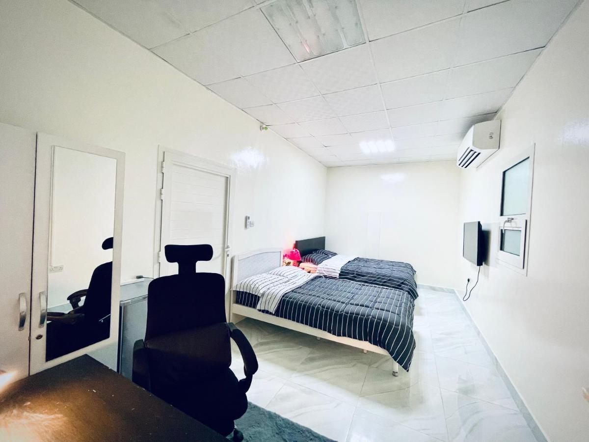 Private 2Bedroom Villa With T&B And Kitchenette Near Abu Dhabi International Airport Bagian luar foto